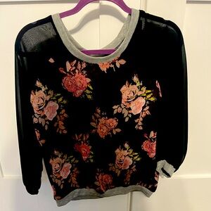 Women’s floral blouse like new